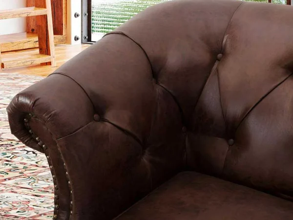New Chesterfield Fauteuil Aquitaine Van Microvezel Effect Lived-In Leer - Bruin Fauteuil Stof