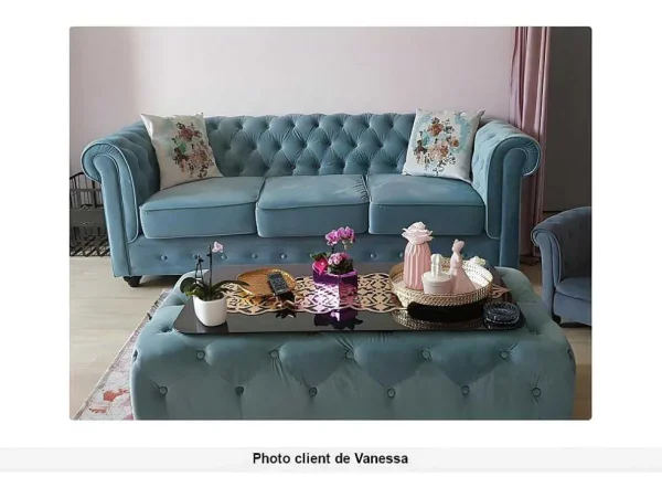 Online Drie- En Tweezitsbank Van Pastelblauw Velours Chesterfield Bankstel 3+2