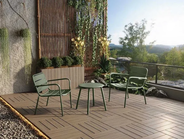 Best Metalen Tuinmeubelset - 2 Lage Stapelstoelen En Een Bijzettafel - Kaki - Mirmande Loungeset